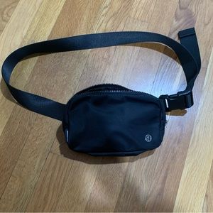 Lululemon Everywhere Bag 1L